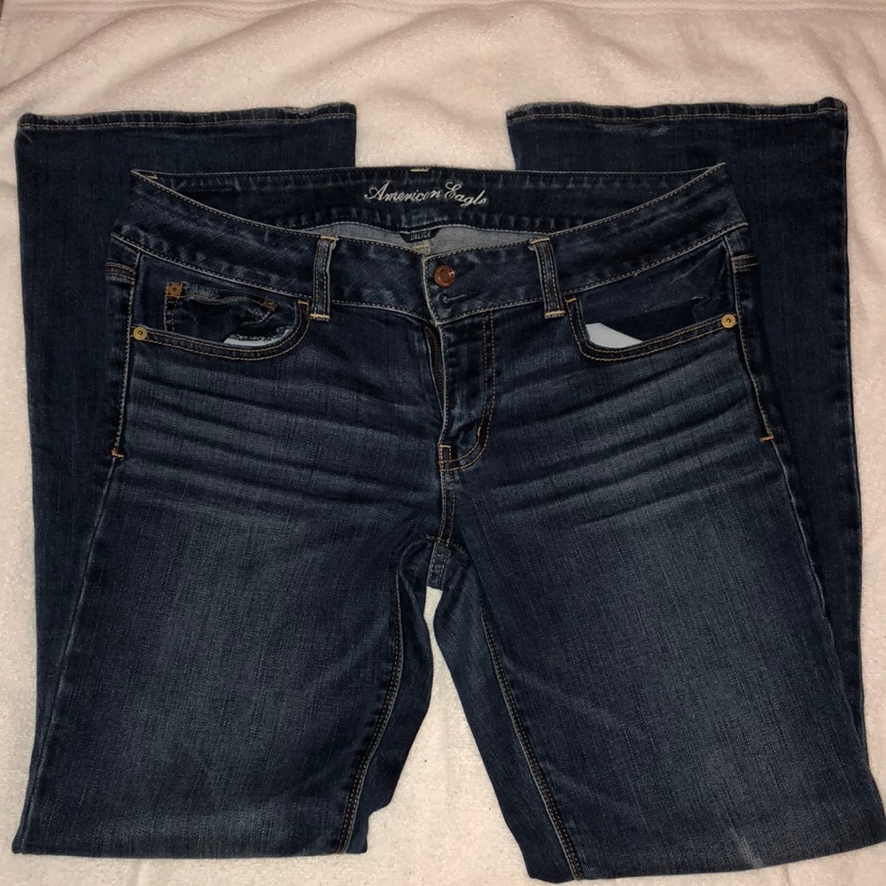 American eagle jeans: Artist